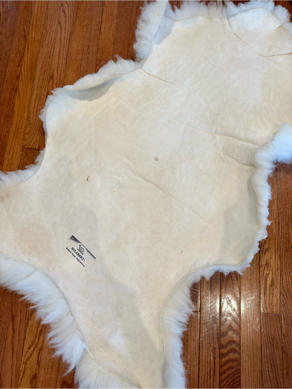 Authentic 100% Sheepskin Rug - Picture 4 of 4